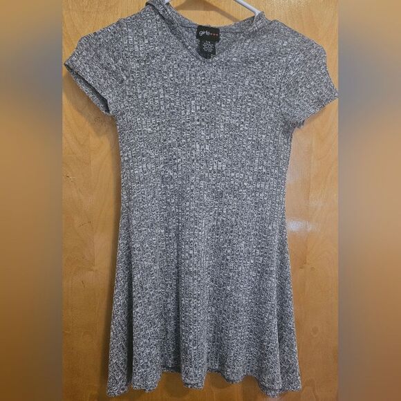Other - Girls gray  short sleeve swing dress with hood 7/8 *